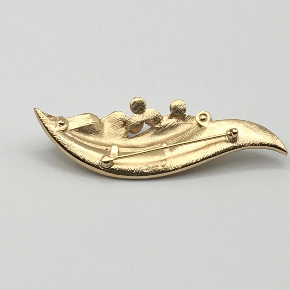 Vintage Crown Trifari Goldtone with Faux Pearls Floral Brooch Pin - Picture 6 of 11